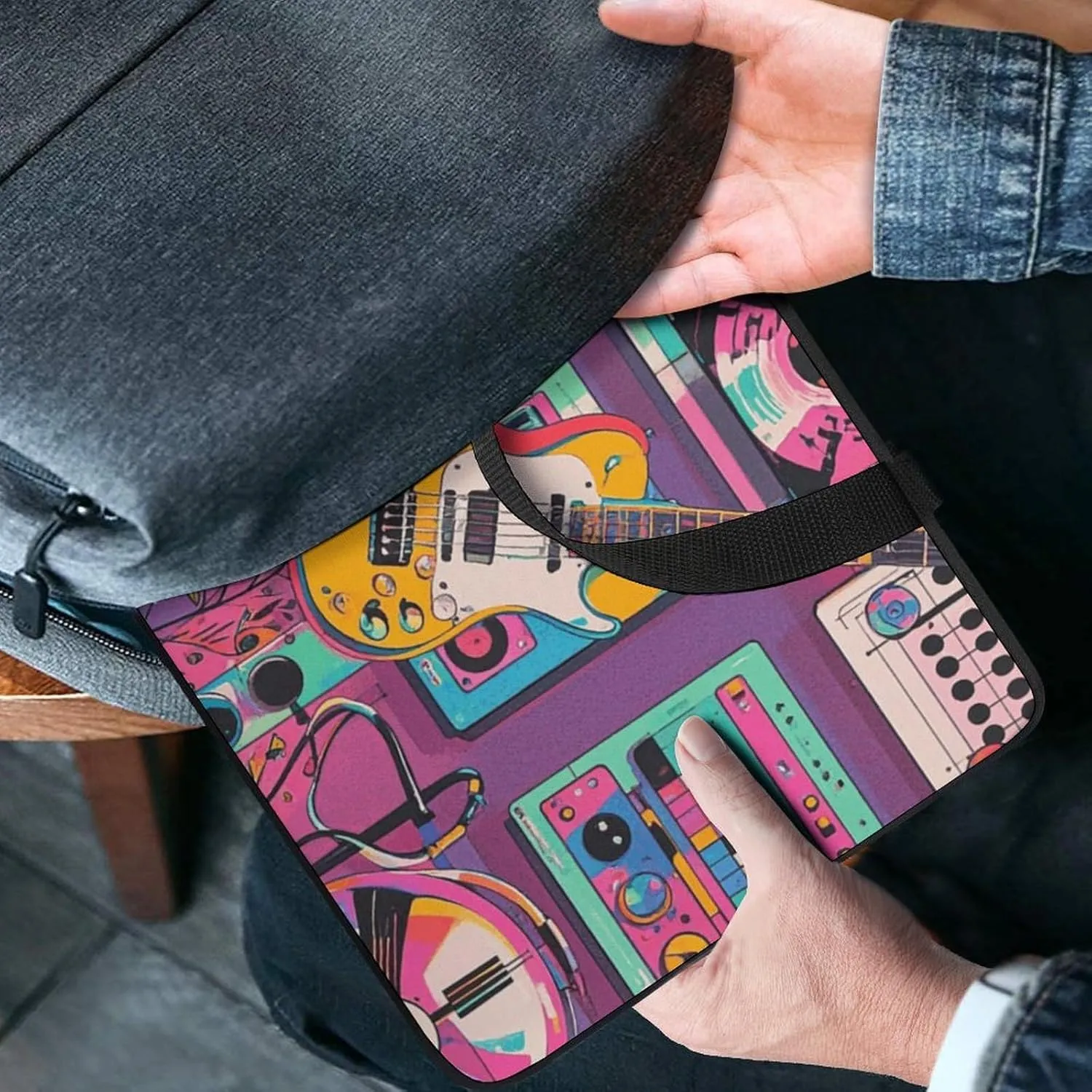 Music Theme Guitar Laptop Bag Durable Laptop Sleeve Water-Resistant Notebook Bag for Computer Or Tablet