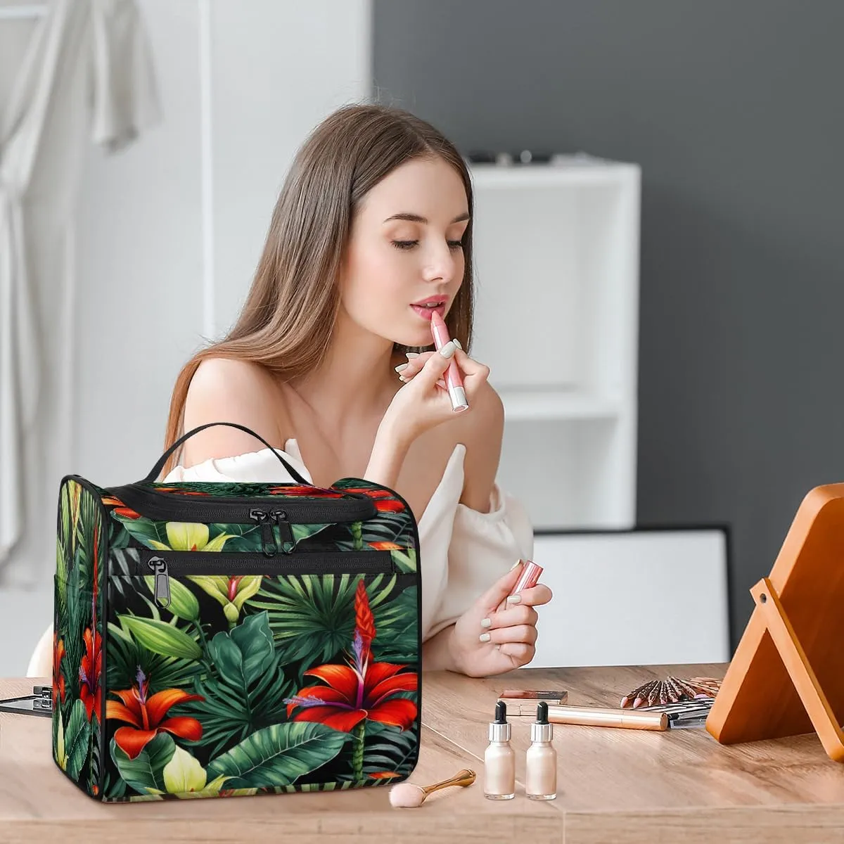 Tropical Leaf Flowers Hanging Toiletry Bags Travel Makeup Bag Water-resistant Makeup Cosmetic Bag Travel Organizer